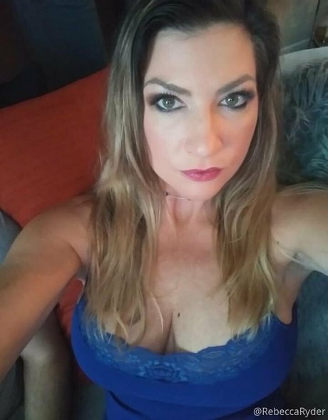 Foto di nudo di fuga di OnlyFans di Therebeccaryder