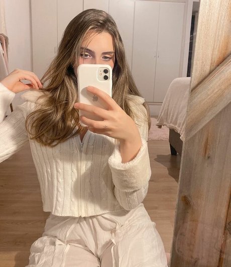 Foto di nudo di fuga di OnlyFans di Olivia Herdt