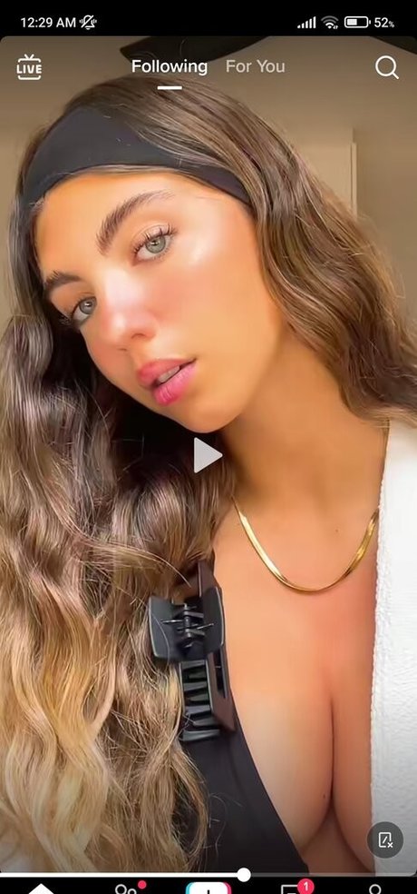 Foto di nudo di fuga di OnlyFans di Ela Beeri