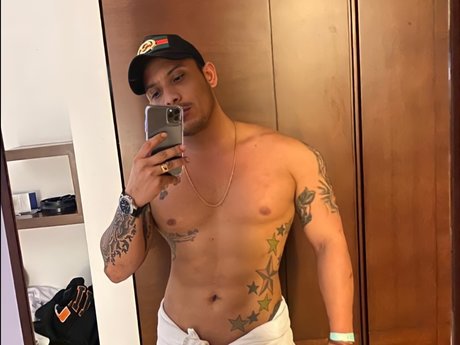 Foto di nudo di fuga di OnlyFans di Kendry18cm
