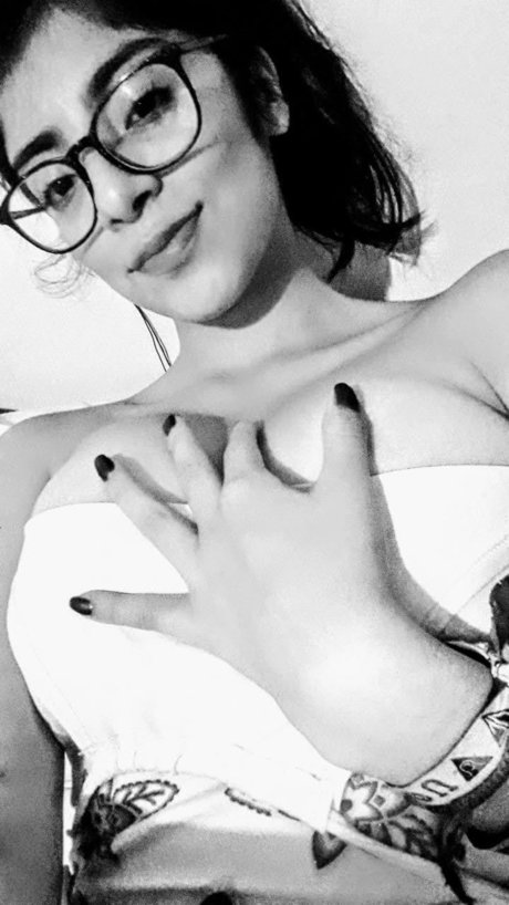 Foto di nudo di fuga di OnlyFans di Iara