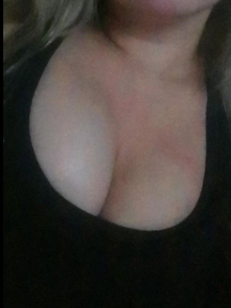Foto di nudo di fuga di OnlyFans di Your Queen