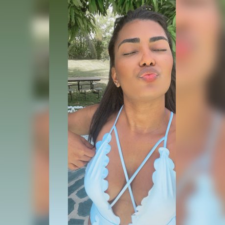 Foto di nudo di fuga di OnlyFans di Stephanie Santana