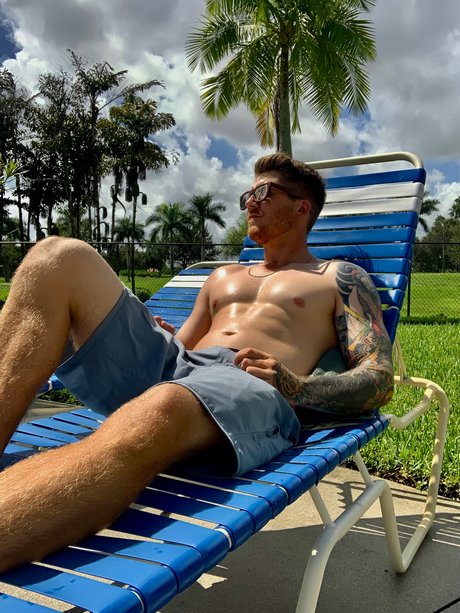 Foto di nudo di fuga di OnlyFans di Mrrobinson