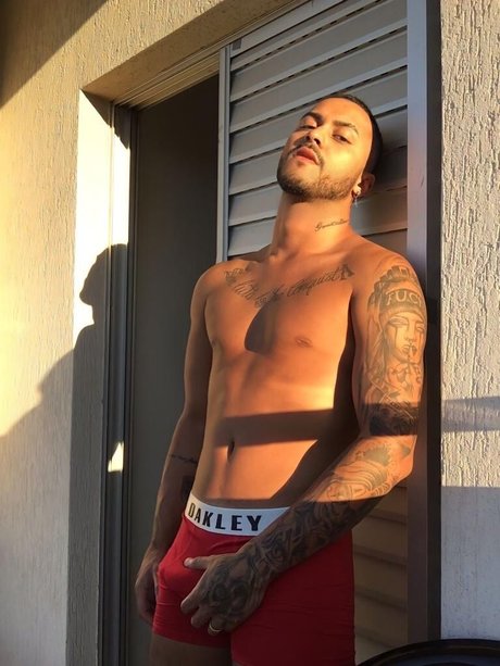 Foto di nudo di fuga di OnlyFans di  Moreira