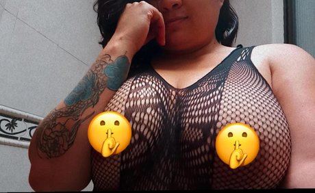 Foto di nudo di fuga di OnlyFans di Anne