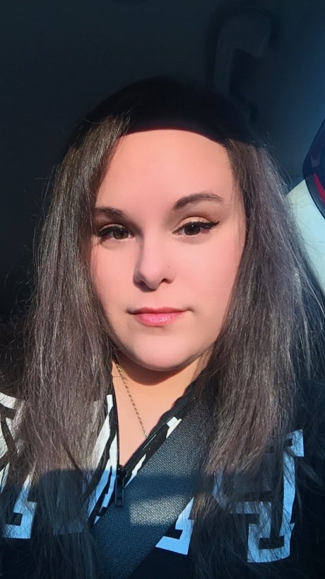 Foto di nudo di fuga di OnlyFans di Haley Marsala