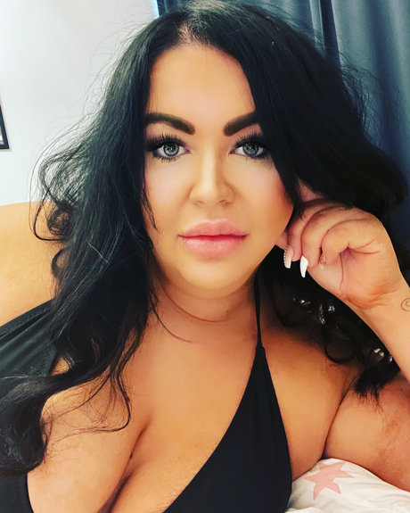Foto di nudo di fuga di OnlyFans di Taru