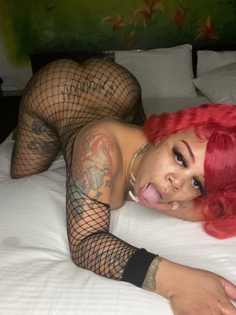 Foto di nudo di fuga di OnlyFans di R E D 