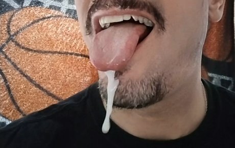 Foto di nudo di fuga di OnlyFans di Geo