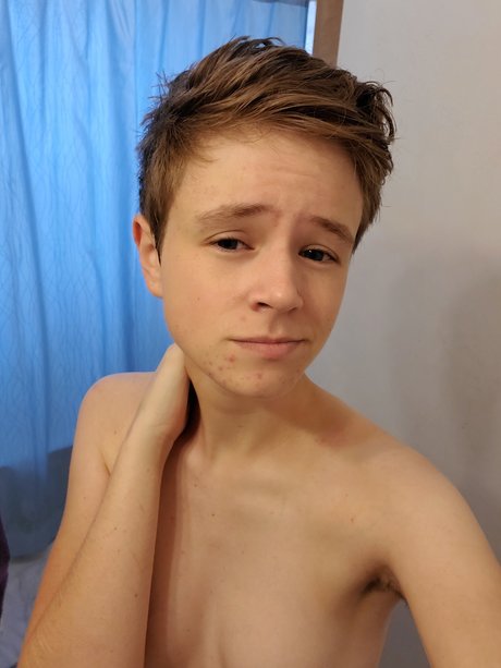 Foto di nudo di fuga di OnlyFans di Kai