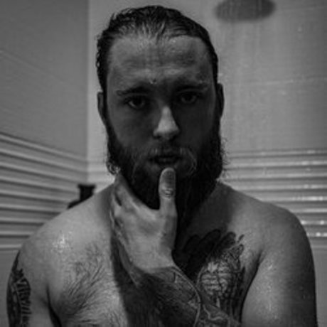 Foto di nudo di fuga di OnlyFans di Luke Thighwalker
