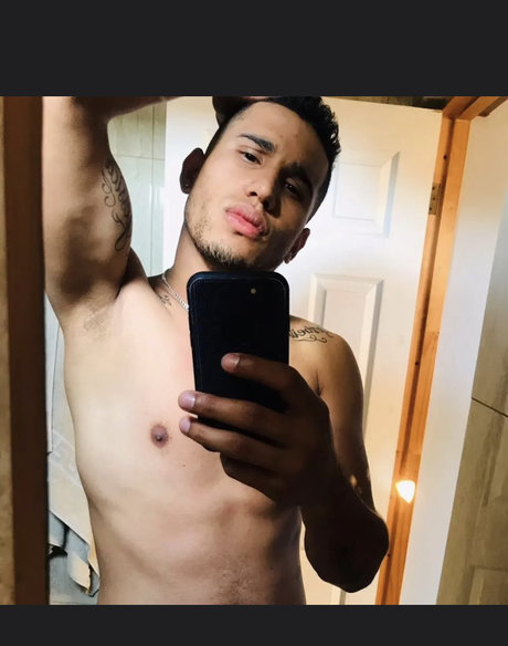 Foto di nudo di fuga di OnlyFans di Kelvis Jose