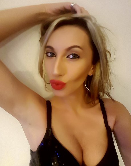 Luana Naughty