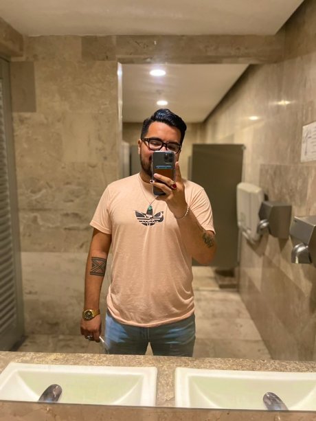 Foto di nudo di fuga di OnlyFans di Miguel Fernndez