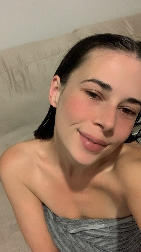 Foto di nudo di fuga di OnlyFans di Juno