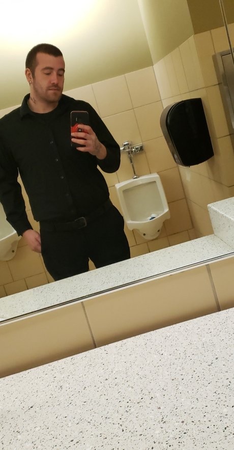 Foto di nudo di fuga di OnlyFans di King