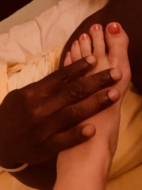 Foto di nudo di fuga di OnlyFans di Priestess Aryana