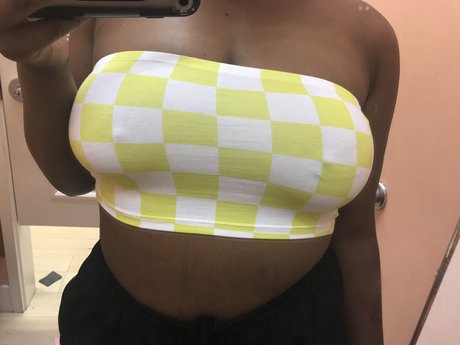 Foto di nudo di fuga di OnlyFans di Doggebaby