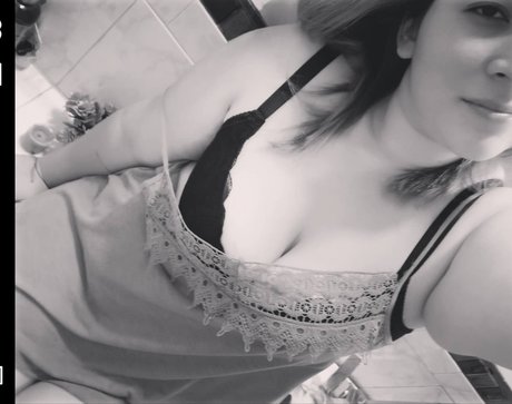 Foto di nudo di fuga di OnlyFans di Komii