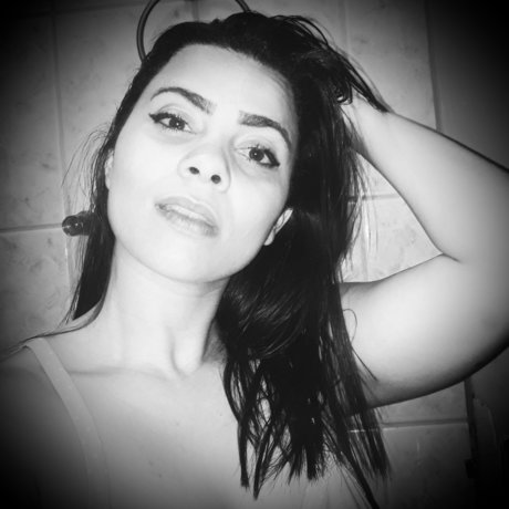 Foto di nudo di fuga di OnlyFans di Ary
