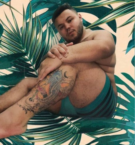 Foto di nudo di fuga di OnlyFans di Theo Medeiros