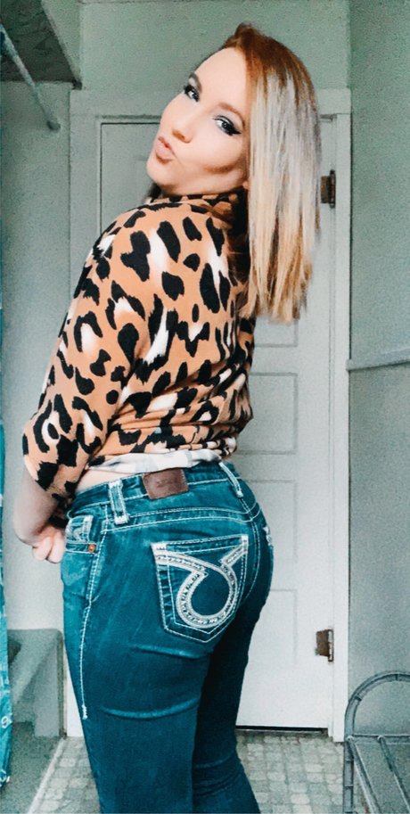 Foto di nudo di fuga di OnlyFans di Katie