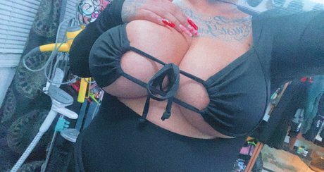 Foto di nudo di fuga di OnlyFans di Liz