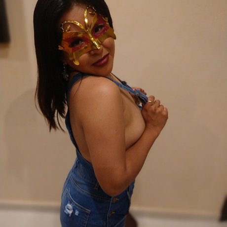 Foto di nudo di fuga di OnlyFans di Daniela Luxxx