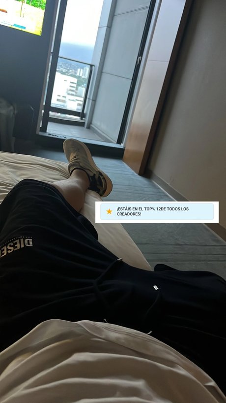 Foto di nudo di fuga di OnlyFans di Alejo Arias