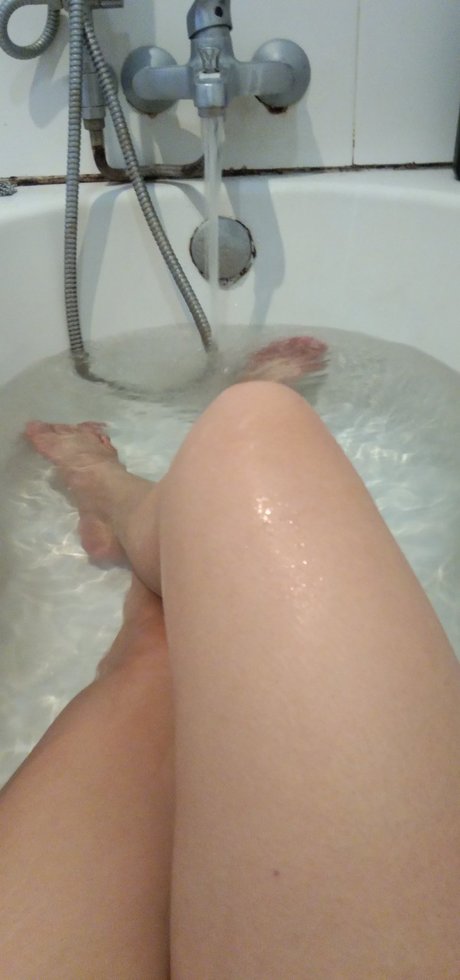 Foto di nudo di fuga di OnlyFans di Bee Bee