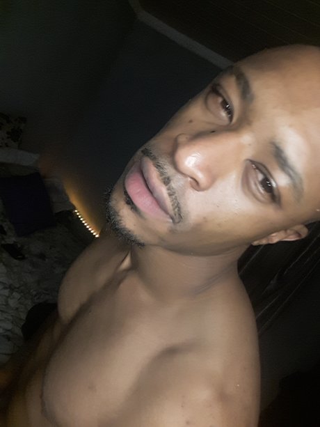 Foto di nudo di fuga di OnlyFans di Totaloutplayer1