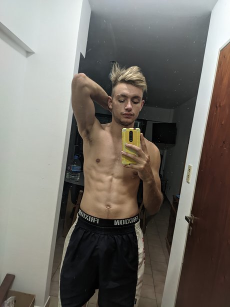 Foto di nudo di fuga di OnlyFans di Toms Stati