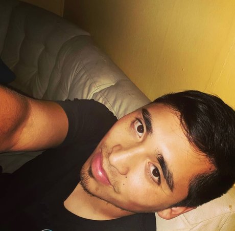 Foto di nudo di fuga di OnlyFans di Erick Miranda