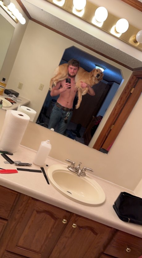 Foto di nudo di fuga di OnlyFans di Austin Bob