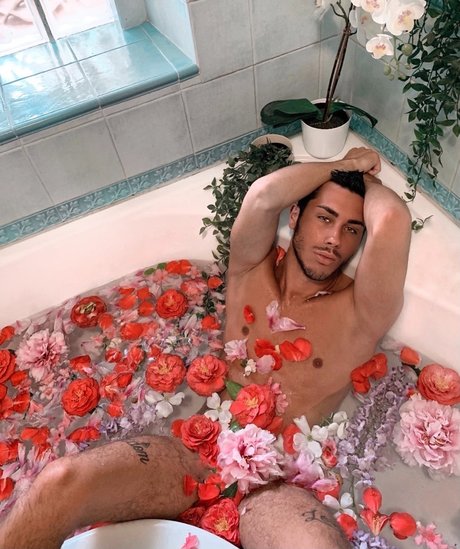 Foto di nudo di fuga di OnlyFans di Ettore