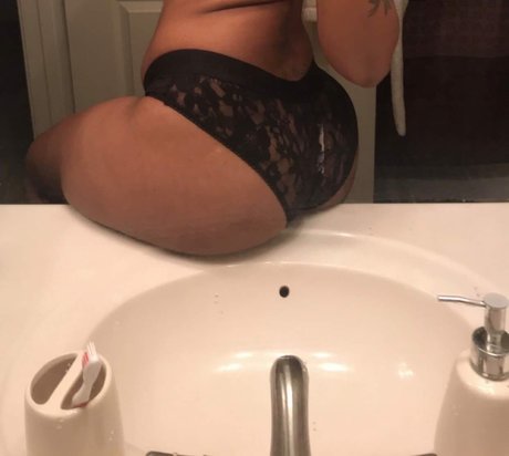 Foto di nudo di fuga di OnlyFans di Sade Roberts