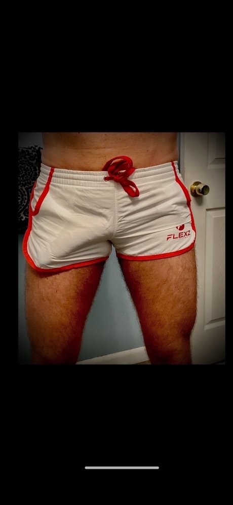 Foto di nudo di fuga di OnlyFans di Big Dick Alpha Gear