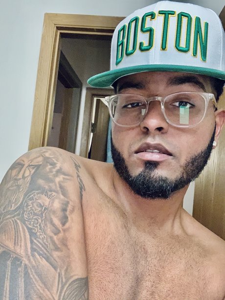 Foto di nudo di fuga di OnlyFans di Miguel