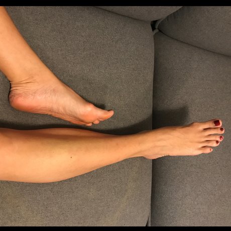 Foto di nudo di fuga di OnlyFans di Lejafeet