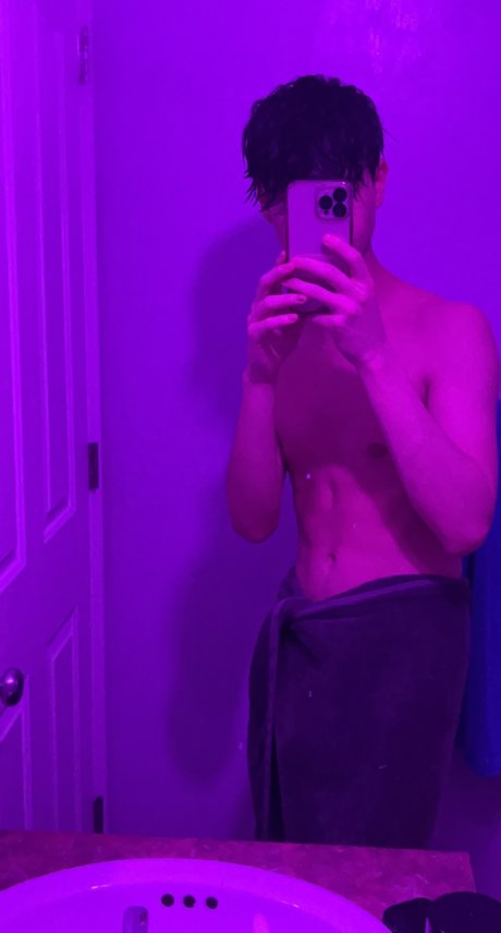 Foto di nudo di fuga di OnlyFans di James Logan