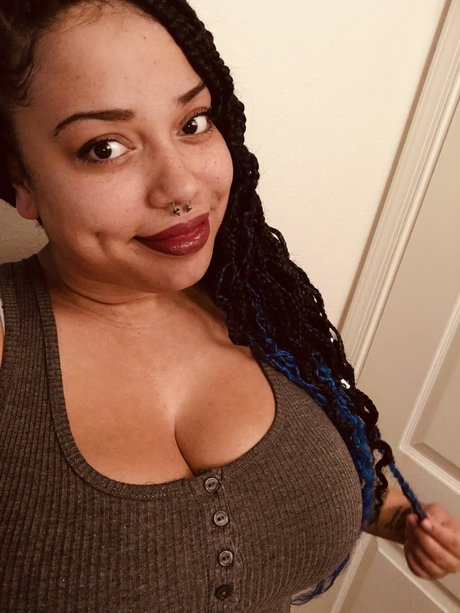 Therealroxyrose