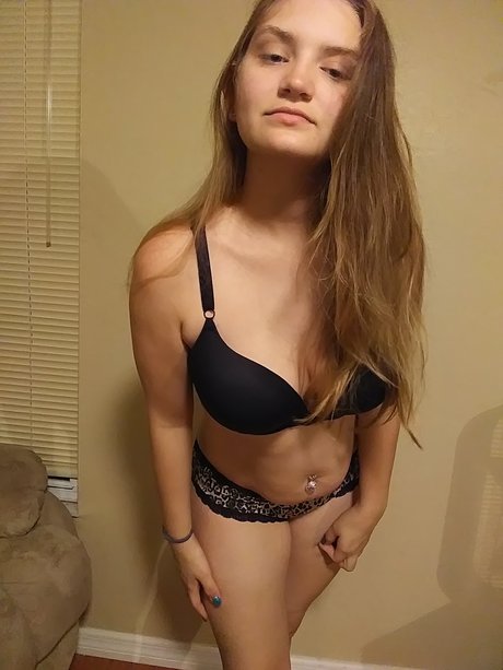 Foto di nudo di fuga di OnlyFans di Lynda Lee