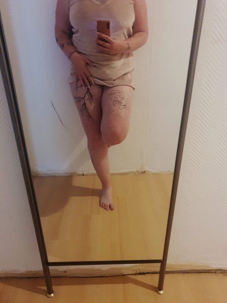 Foto di nudo di fuga di OnlyFans di Pimpi