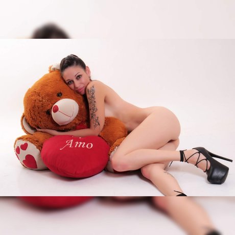 Foto di nudo di fuga di OnlyFans di Romibabyy