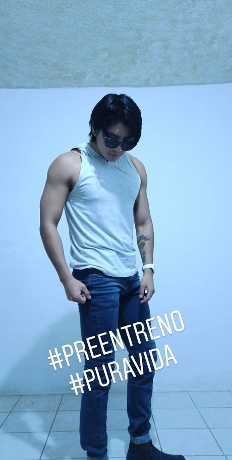 Foto di nudo di fuga di OnlyFans di Santiago Chicaiza