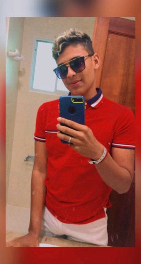 Foto di nudo di fuga di OnlyFans di Ricardo Aguilar