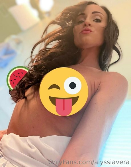 Foto di nudo di fuga di OnlyFans di Alyssia Vera
