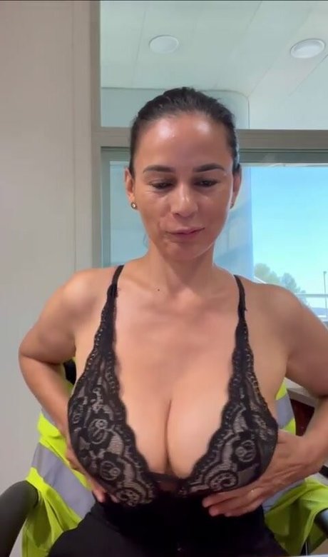 Foto di nudo di fuga di OnlyFans di Nanda Reyes
