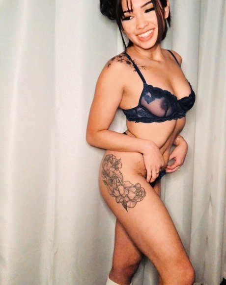 Foto di nudo di fuga di OnlyFans di Ilah Dizon